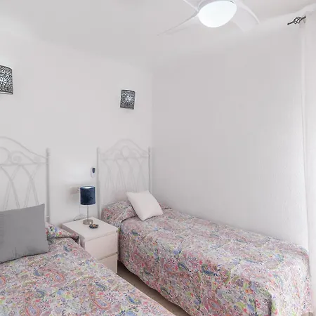 Apartment Familiar, Terraza Con Vistas Al Mar, Piscina, Pistas De Tenis, Wifi Y En Primera Linea De Playa *