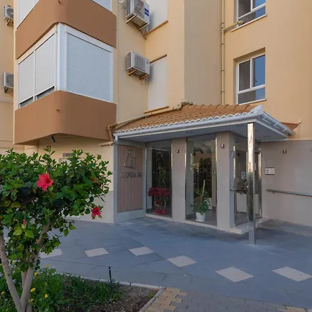 Familiar, Terraza Con Vistas Al Mar, Piscina, Pistas De Tenis, Wifi Y En Primera Linea De Playa Apartment Algarrobo Costa