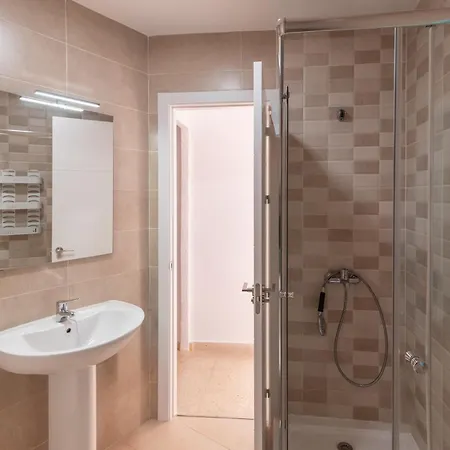 Familiar, Terraza Con Vistas Al Mar, Piscina, Pistas De Tenis, Wifi Y En Primera Linea De Playa * 阿尔加罗沃